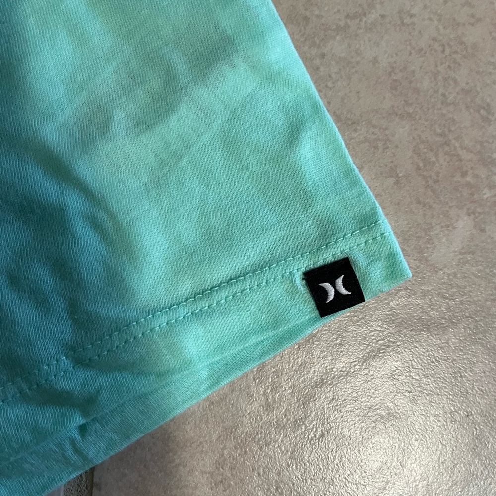 Hurley V-neck graphic tee - Picture 5 of 7